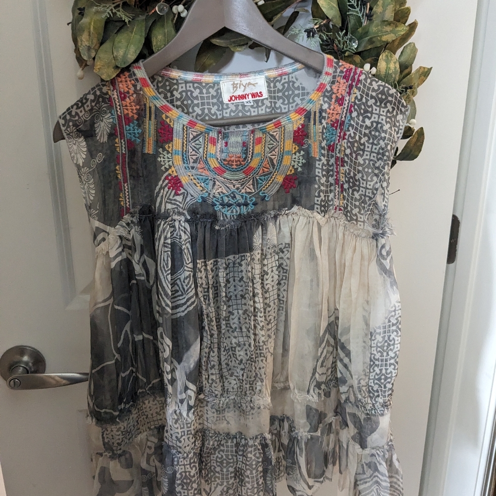 Johnny Was Biya Inka Silk Sheer Embroidered  Gray and Cream Too/Blouse XS - Picture 5 of 8